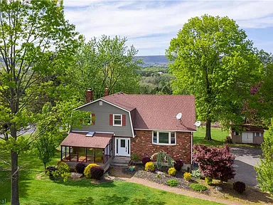 Elegant Countryside Living: A Rare Opportunity at 30 Treeline Dr, Pen Argyl
